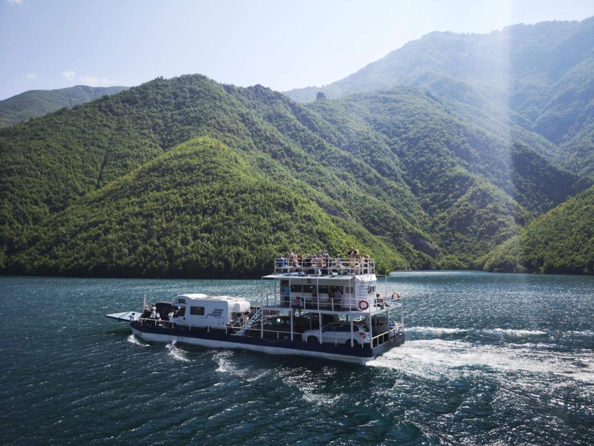Rozafa Ferry & Accommodation Koman Exteriér fotografie